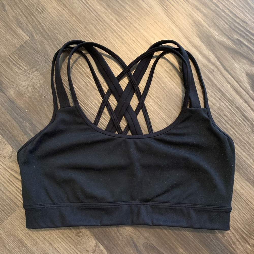 Victoria Sport Size M Strappy Black Sports Bra